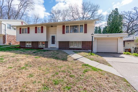 Photo of 817 16th Street, Bettendorf, IA 52722 (MLS # 12611186)