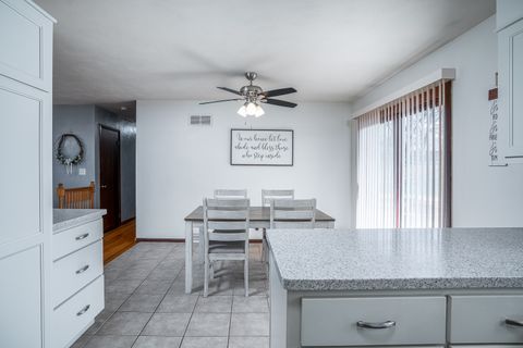 Tiny photo for 817 16th Street, Bettendorf, IA 52722 (MLS # 12611186)