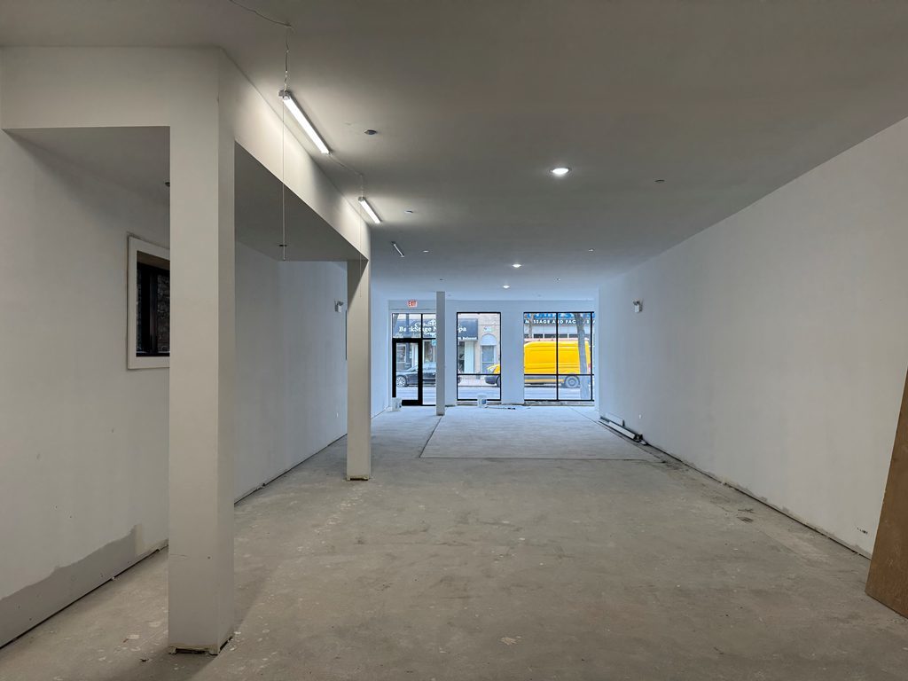 1613 W Belmont Avenue