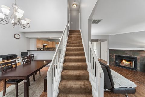 Tiny photo for 445 Le Parc Circle, Buffalo Grove, IL 60089 (MLS # 12640722)