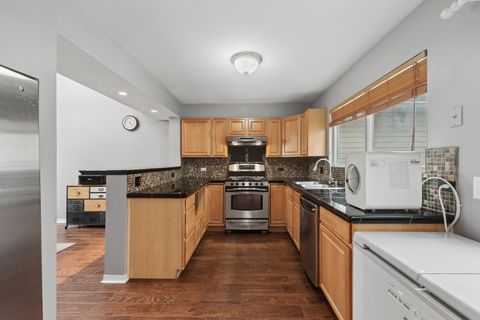 Tiny photo for 445 Le Parc Circle, Buffalo Grove, IL 60089 (MLS # 12640722)