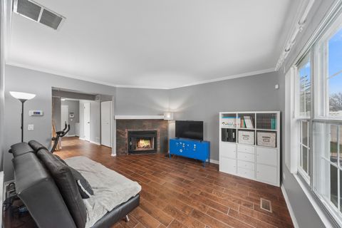 Tiny photo for 445 Le Parc Circle, Buffalo Grove, IL 60089 (MLS # 12640722)