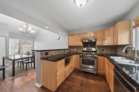 Tiny photo for 445 Le Parc Circle, Buffalo Grove, IL 60089 (MLS # 12640722)