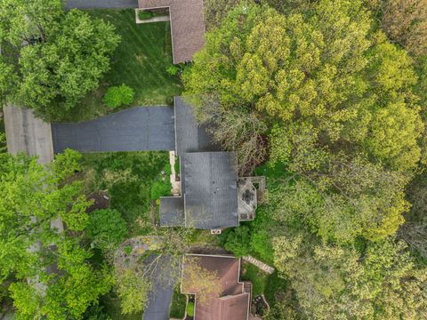 Tiny photo for 635 Oakview Drive, Algonquin, IL 60102 (MLS # 12649214)