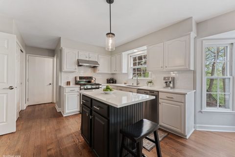 Tiny photo for 635 Oakview Drive, Algonquin, IL 60102 (MLS # 12649214)