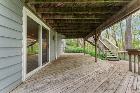 Tiny photo for 635 Oakview Drive, Algonquin, IL 60102 (MLS # 12649214)