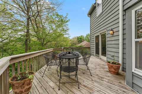 Tiny photo for 635 Oakview Drive, Algonquin, IL 60102 (MLS # 12649214)