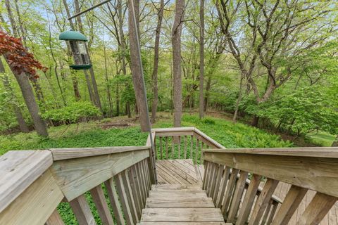 Tiny photo for 635 Oakview Drive, Algonquin, IL 60102 (MLS # 12649214)