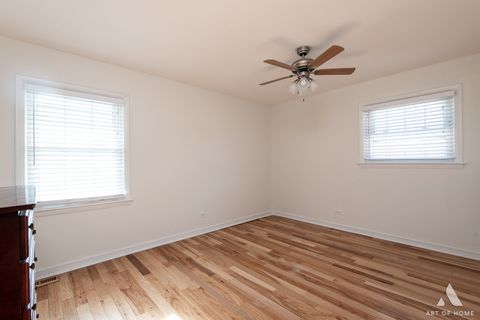 Tiny photo for 621 Clearmont Drive, Elk Grove Village, IL 60007 (MLS # 12555789)