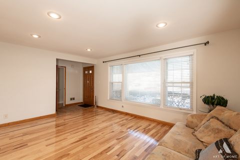 Tiny photo for 621 Clearmont Drive, Elk Grove Village, IL 60007 (MLS # 12555789)