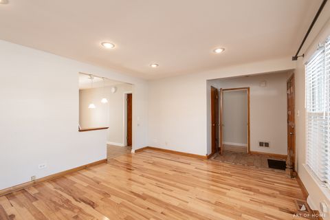 Tiny photo for 621 Clearmont Drive, Elk Grove Village, IL 60007 (MLS # 12555789)