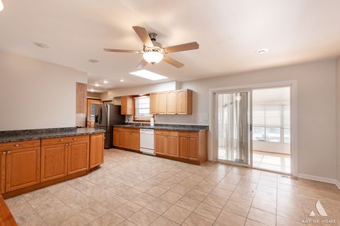 Tiny photo for 621 Clearmont Drive, Elk Grove Village, IL 60007 (MLS # 12555789)