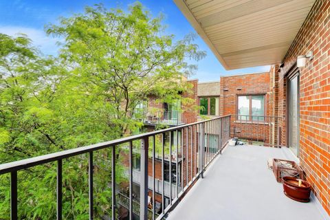 Tiny photo for 9558 Gross Point Road #A605, Skokie, IL 60076 (MLS # 12660219)