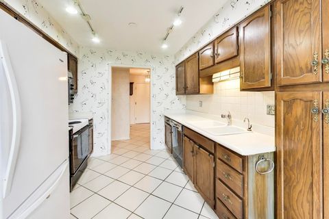 Tiny photo for 9558 Gross Point Road #A605, Skokie, IL 60076 (MLS # 12660219)