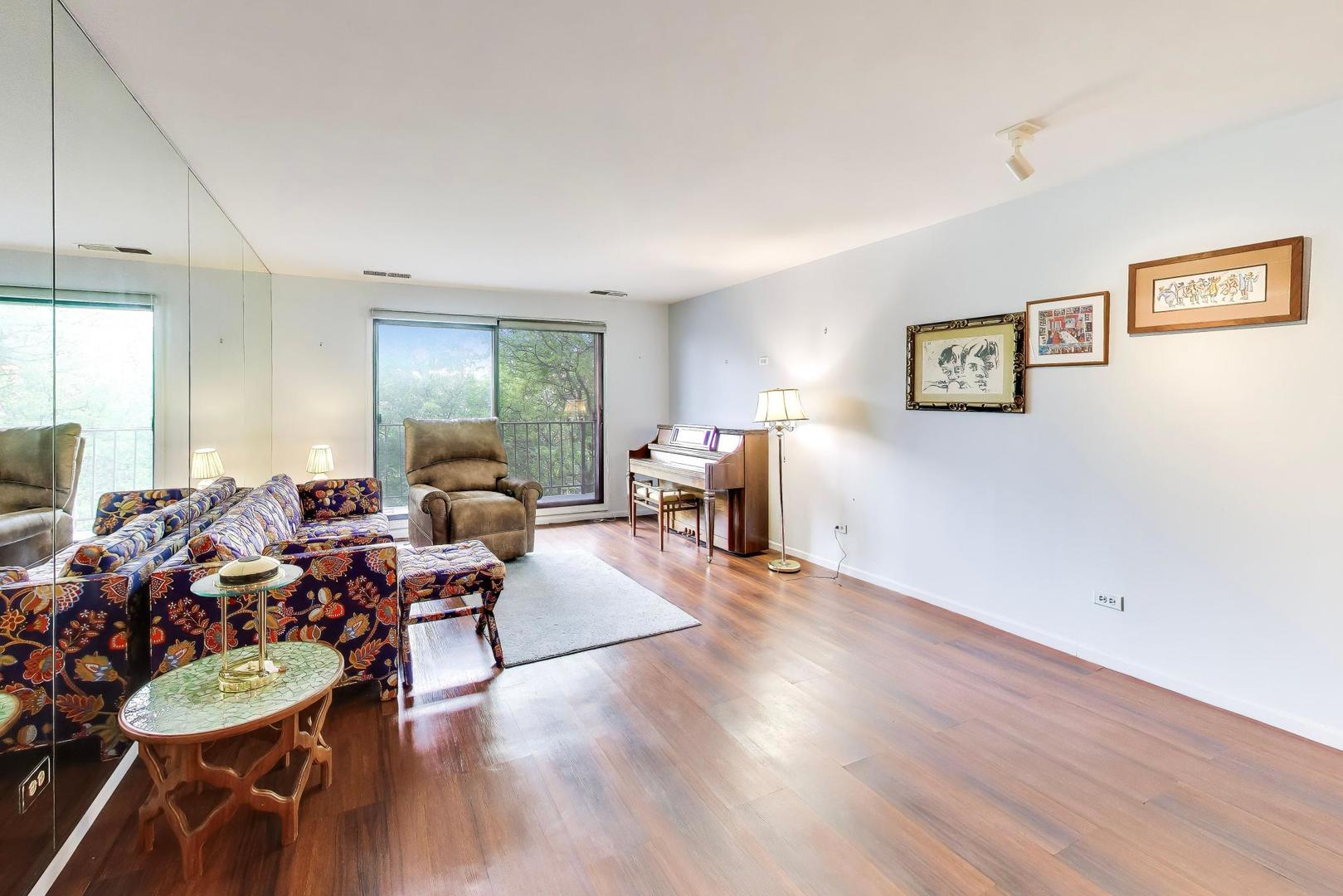 9558 Gross Point Road A605