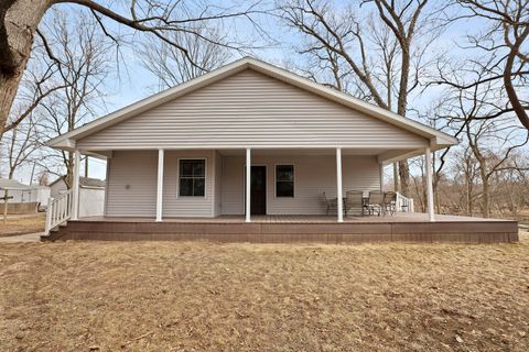 Photo of 204 S Henry Street, Ashkum, IL 60911 (MLS # 12582149)