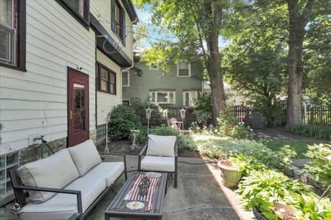 Tiny photo for 9608 S Longwood Drive, Chicago, IL 60643 (MLS # 12753366)