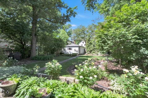 Tiny photo for 9608 S Longwood Drive, Chicago, IL 60643 (MLS # 12753366)