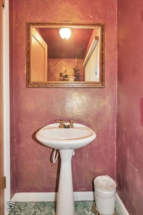 Tiny photo for 9608 S Longwood Drive, Chicago, IL 60643 (MLS # 12753366)