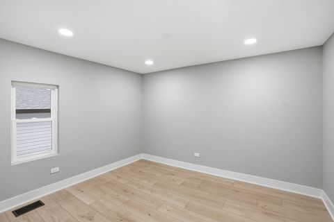 Tiny photo for 9442 S Octavia Avenue, Bridgeview, IL 60455 (MLS # 12625429)