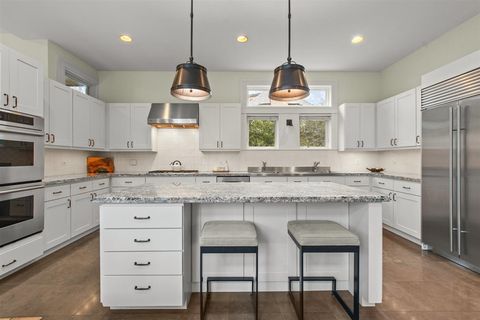 Tiny photo for 530 ESSEX Road, Kenilworth, IL 60043 (MLS # 12382419)