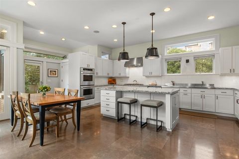 Tiny photo for 530 ESSEX Road, Kenilworth, IL 60043 (MLS # 12382419)