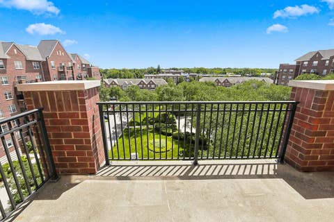 Tiny photo for 440 W Mahogany Court #603, Palatine, IL 60067 (MLS # 12685552)