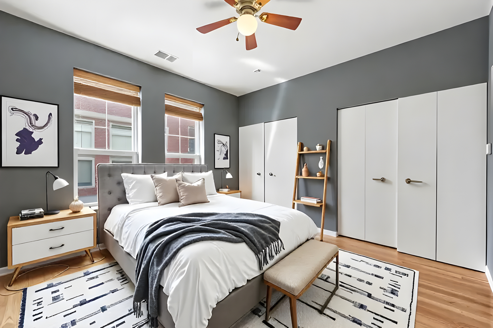 Chicago, Illinois 60653, United States, 2 Bedrooms Bedrooms, ,2 BathroomsBathrooms,Residential,Contingent,189871