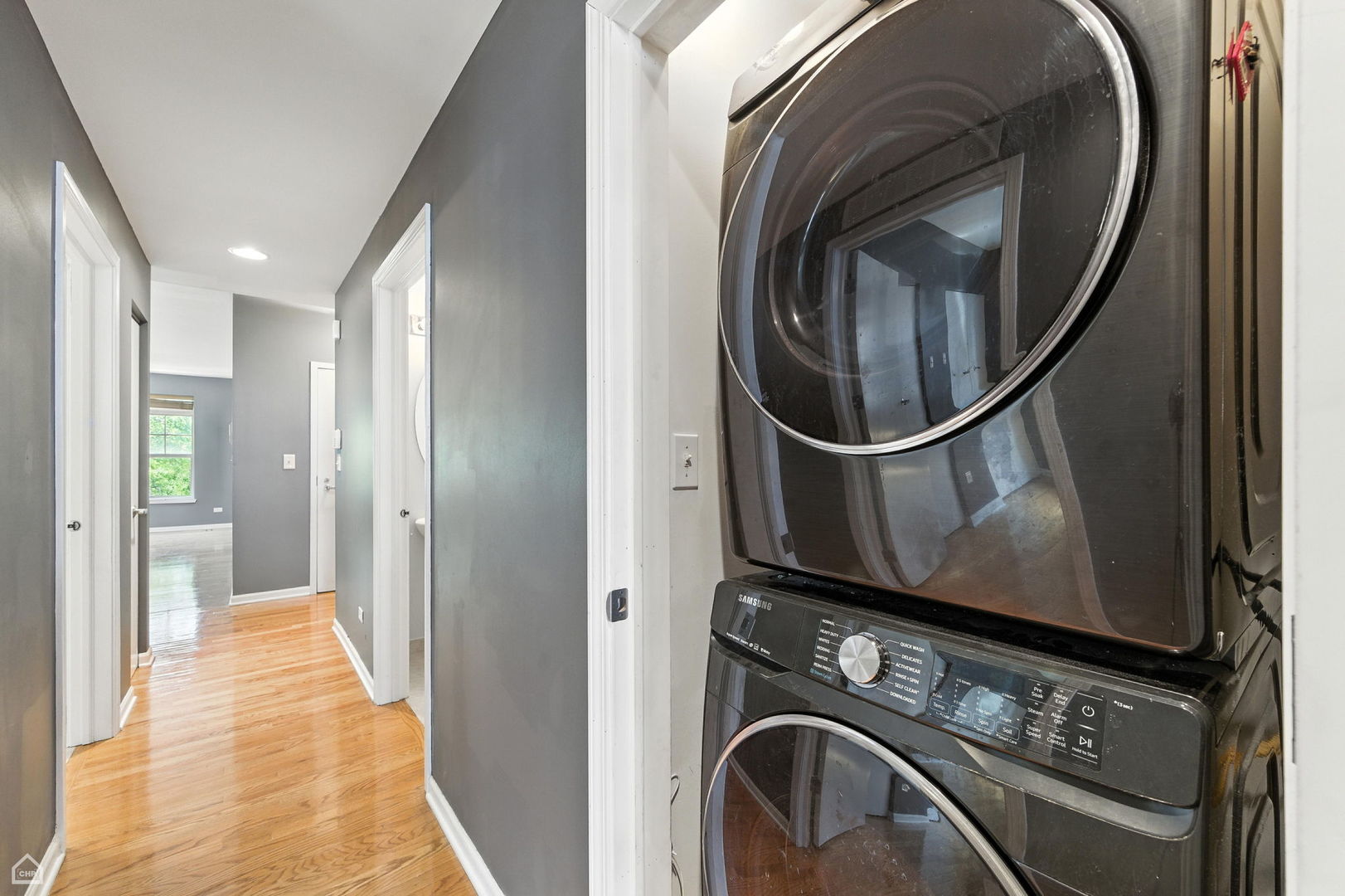 Chicago, Illinois 60653, United States, 2 Bedrooms Bedrooms, ,2 BathroomsBathrooms,Residential,Contingent,189871