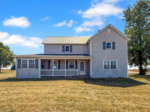Photo of 724 E 2600 North Road, Penfield, IL 61862 (MLS # 12473057)