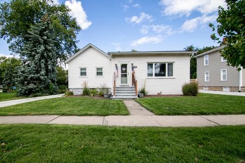 Photo of 333 W North Street, Peotone, IL 60468 (MLS # 12455871) Photo of 333 W North Street, Peotone, IL 60468 (MLS # 12455871)