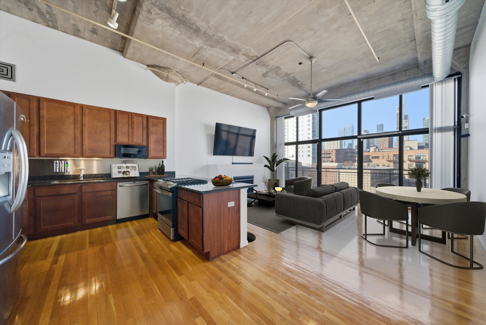 1727 S Indiana Avenue 319