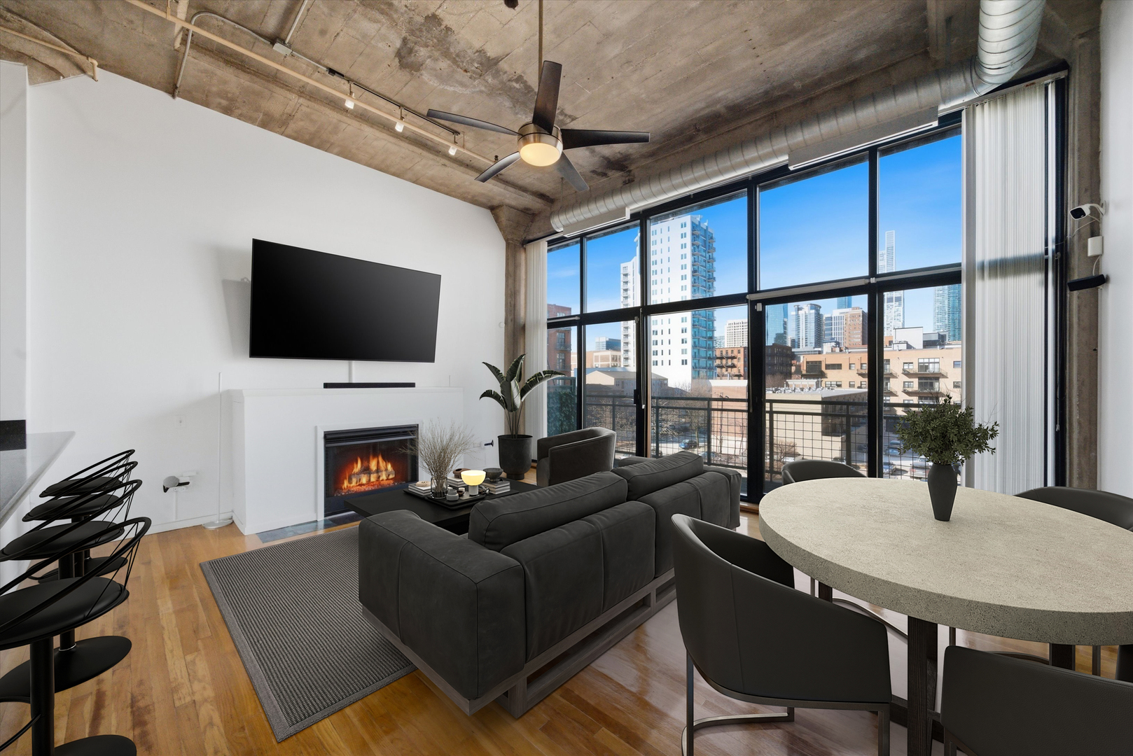 1727 S Indiana Avenue 319