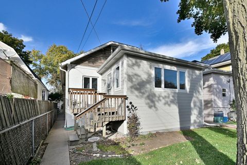 Tiny photo for 5109 W Ainslie Street, Chicago, IL 60630 (MLS # 12507103)