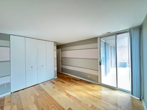 Tiny photo for 5900 OAKWOOD Drive #4J, Lisle, IL 60532 (MLS # 12322464)