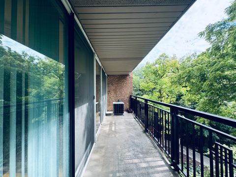 Tiny photo for 5900 OAKWOOD Drive #4J, Lisle, IL 60532 (MLS # 12322464)