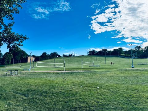 Tiny photo for 5900 OAKWOOD Drive #4J, Lisle, IL 60532 (MLS # 12322464)