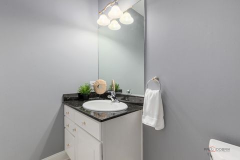 Tiny photo for 1 Enclave Way, Hawthorn Woods, IL 60047 (MLS # 12591532)