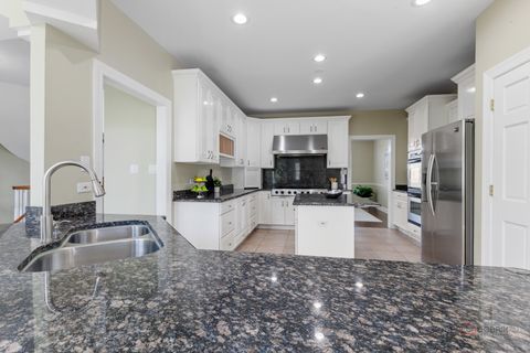 Tiny photo for 1 Enclave Way, Hawthorn Woods, IL 60047 (MLS # 12591532)