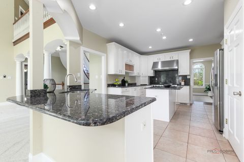 Tiny photo for 1 Enclave Way, Hawthorn Woods, IL 60047 (MLS # 12591532)