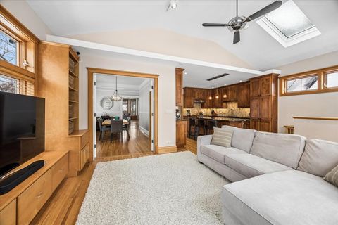 Tiny photo for 327 Gale Avenue, River Forest, IL 60305 (MLS # 12147378)