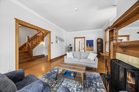 Tiny photo for 327 Gale Avenue, River Forest, IL 60305 (MLS # 12147378)