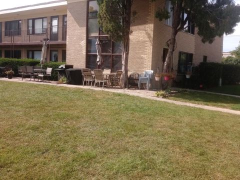 26 King Arthur Court 4 Northlake IL 60164