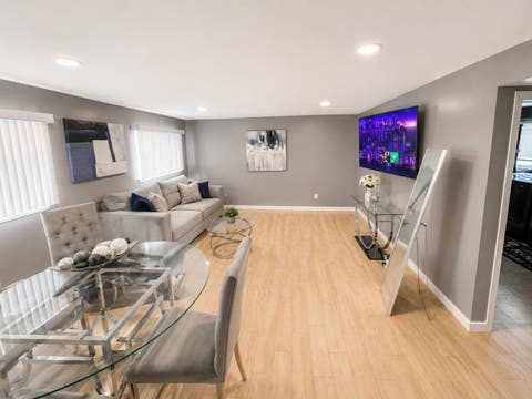 Tiny photo for 625 Devonshire Drive, Des Plaines, IL 60018 (MLS # 12647931)