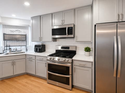 Tiny photo for 625 Devonshire Drive, Des Plaines, IL 60018 (MLS # 12647931)