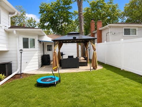 Tiny photo for 625 Devonshire Drive, Des Plaines, IL 60018 (MLS # 12647931)