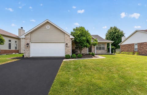 Photo of 16709 KAREN SPRINGS Drive, Lockport, IL 60441 (MLS # 12720403)