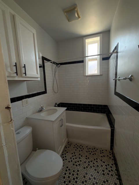 2723 W 18th Street 1