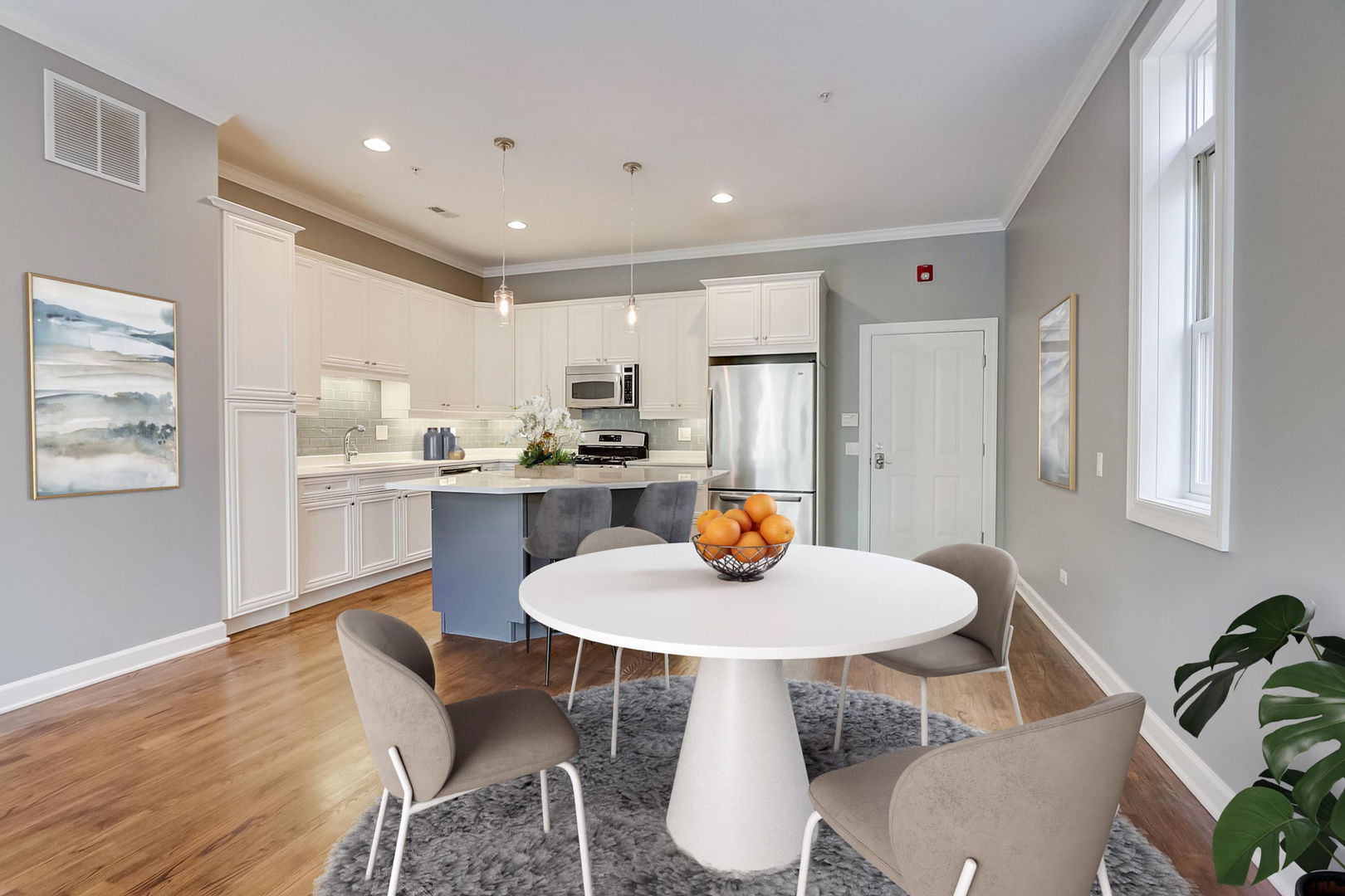 819 Foster Street 3N