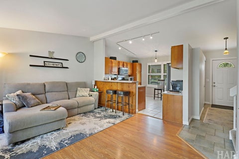 Tiny photo for 385 Northgate Road, Lindenhurst, IL 60046 (MLS # 12723835)